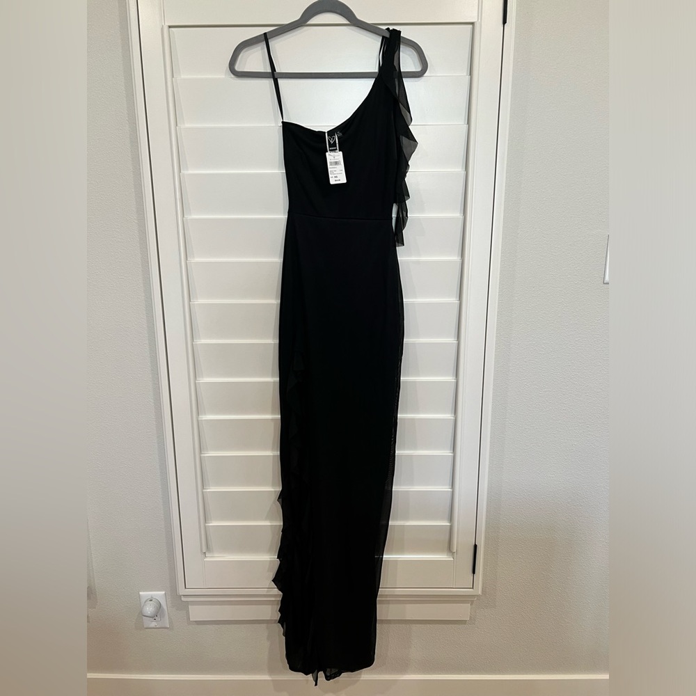 Windsor black flowy one shoulder ruffled slit dress, size XS NWT formal prom
